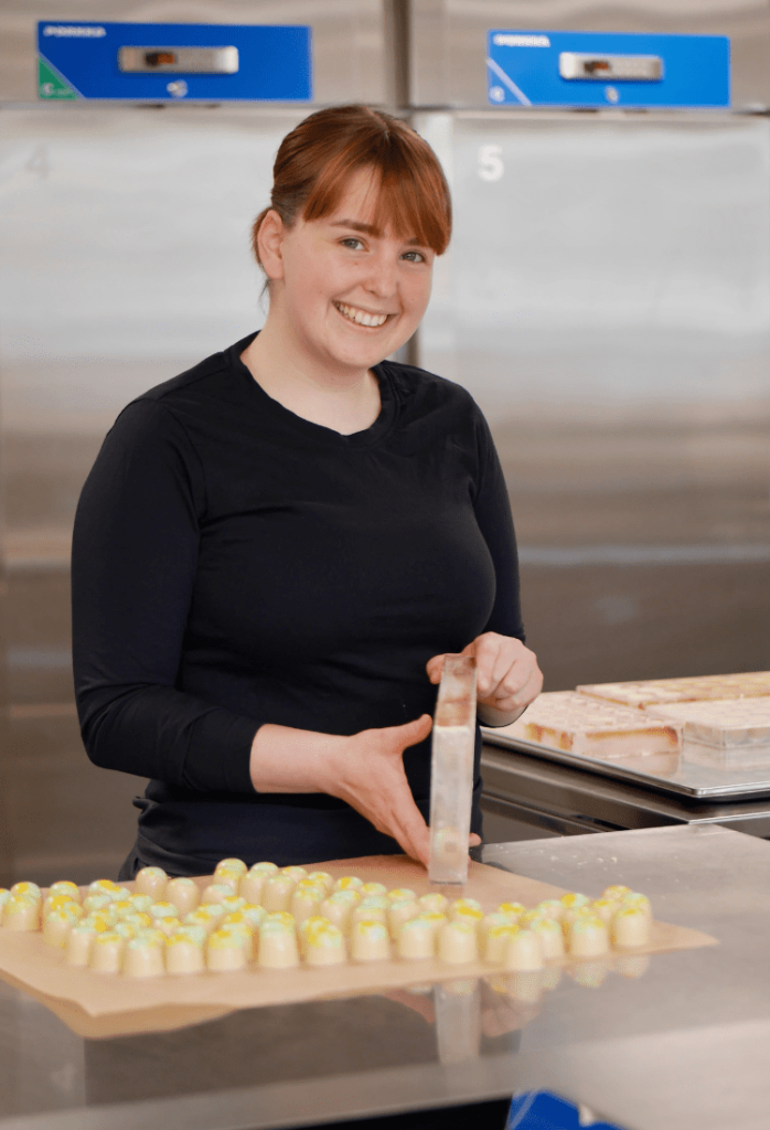 Samira bei der Arbeit Löw Delights